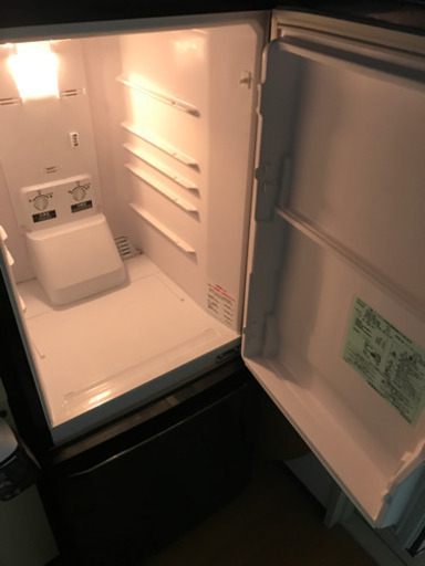 冷蔵庫　引き取れる方へ譲ります