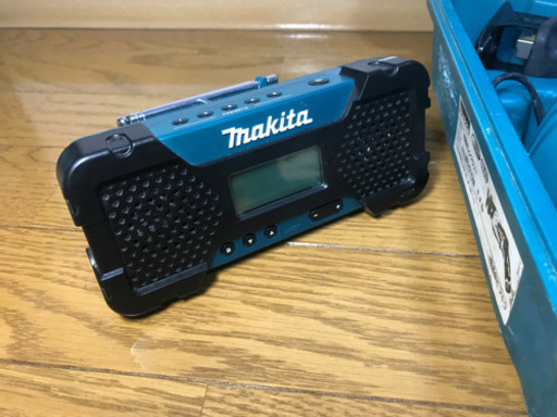 マキタ 充電式レシプロソー 10.8V JR101DW とラジオ セット