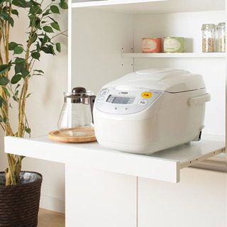 キッチンキャビネット ホワイトの画像