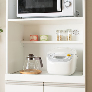 キッチンキャビネット ホワイトの画像