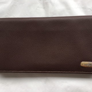 【新品】バーバリー  希少･薄型  本革  長財布！