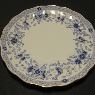 ナルミ　ボーンチャイナ　プレートの画像