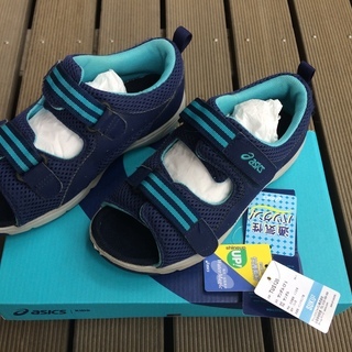 【価格再見直し】男の子用サンダル：asics SUKU2 ネイビ...