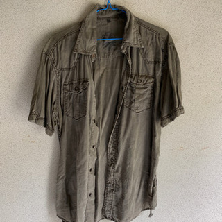 薄手の半袖シャツの画像