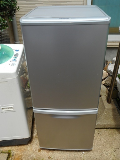 Panasonic 138L 冷凍冷蔵庫 NR-B142W-S 2009年製