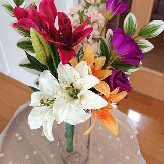仏花  百合とストックとリシアンサス