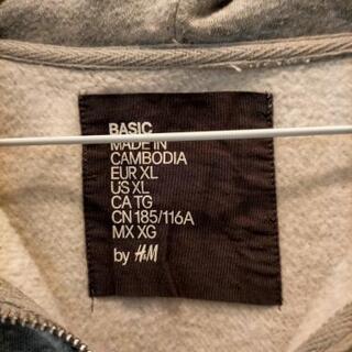 H&Mのグレーのパーカー、サイズＸＬの画像