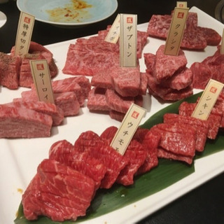 色んな種類のお肉が買えるお店