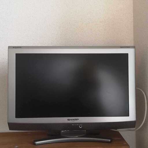 シャープ・アクオスの液晶テレビです