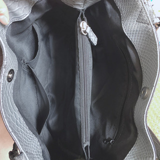 パイソン型押し 牛革 A4バック の画像