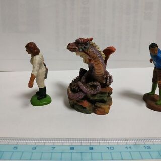 ミニドラゴン+ミニミニ英国人2体の画像