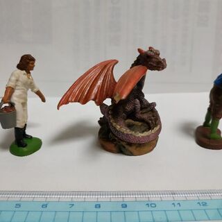 ミニドラゴン+ミニミニ英国人2体の画像