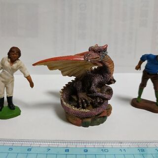 ミニドラゴン+ミニミニ英国人2体の画像