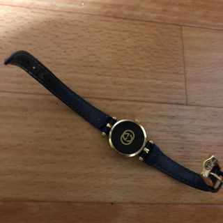 お値下げ　GUCCI 腕時計　後ろGUCCIマーク入り　美品
