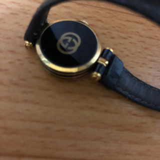 お値下げ　GUCCI 腕時計　後ろGUCCIマーク入り　美品