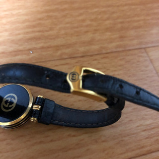 お値下げ　GUCCI 腕時計　後ろGUCCIマーク入り　美品