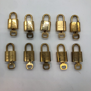 LOUIS VUITTON パドロック 鍵のみ 大量セット 45本 /ヴィトン Louis Vuitton 本物 パドロック20個 複数 Louis Vuitton 本物