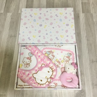 【箱付き未開封】ハローキティ　べビーギフトセット　バスタオル　スタイ