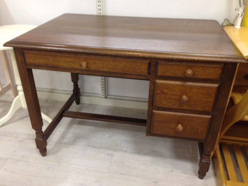 取りに来れる方限定！葉山ガーデンのライティングデスクです！