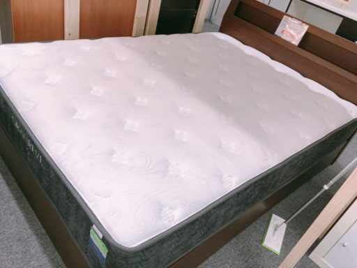 i26 グランツ　セミダブルベッド　引き出し付き