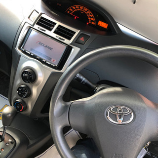 22年式　トヨタ　ヴィッツ  1.3F 4WD  格安特価車！！車検２年付き(*≧∀≦*)早い物勝ちですのでまずはご連絡を☆の画像