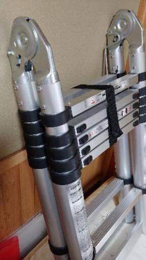 折り畳み式のはしご未使用です。