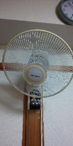 壁掛け扇風機