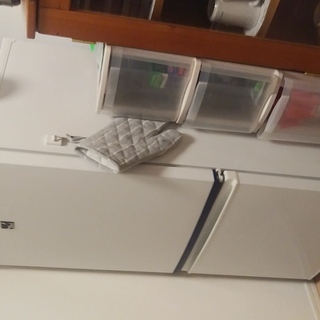シャープ一人用冷蔵庫 SJ-14E7-KB （137L）