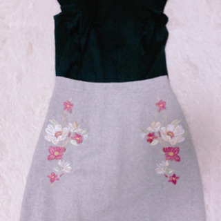 花柄刺繍スカートの画像