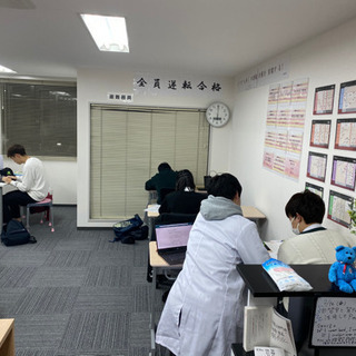 【残わずか】学業、ダブルワークと両立しやすいです！予備校の自習室管理【週1、3h〜】の画像