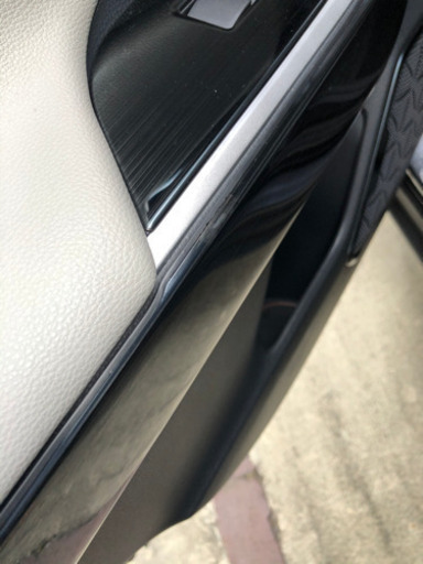 新型RAV4 ドアパネル