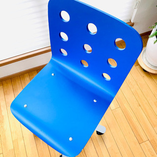 IKEA 子供用デスクチェアの画像