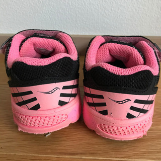 SAUCONY サッカニー 13cmキッズスニーカー　ST56909 黒×ピンク　ベビーの画像