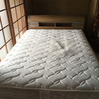 ダブルベッド売ります！！