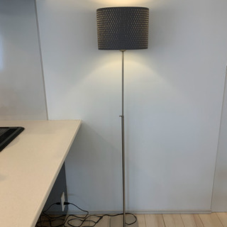 IKEA フロアライト差し上げます。の画像
