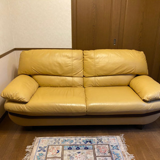 値下げしました！　イタリア製 PASQUALI  総革ワイド二人掛けラブソファー（中古品）の画像