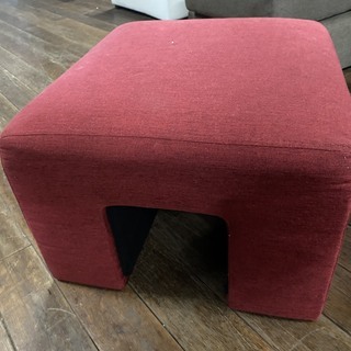 赤オットマン！500円です。早いもの勝ち！