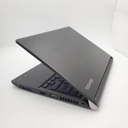 東芝 第六世代Corei5 メモリ8GB SSD256GB ノートパソコン【1】