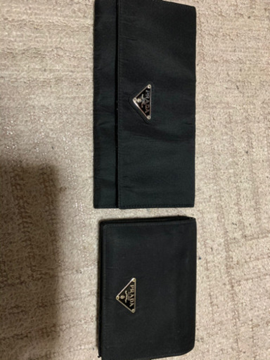 プラダの財布２つとおまけ付き