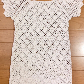 レース編みトップの画像