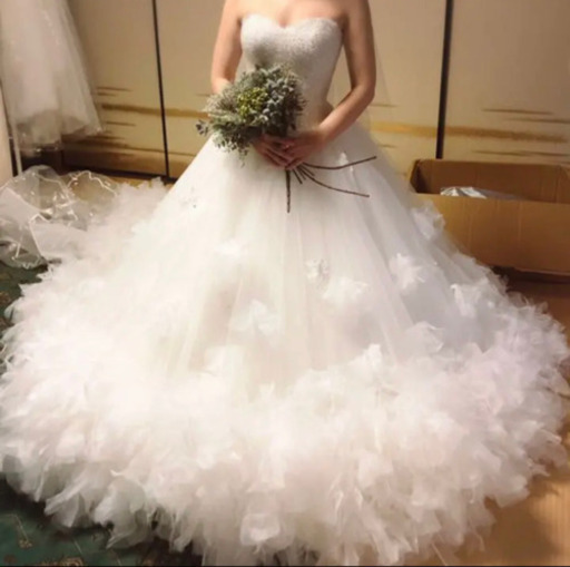 ウエディングドレス　エスエリ　ドレス