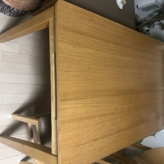 ダイニングテーブル