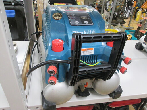マキタ　高圧コンプレッサ　AC461XLH　中古品