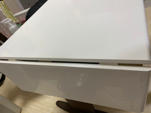 ダイニングと椅子2脚