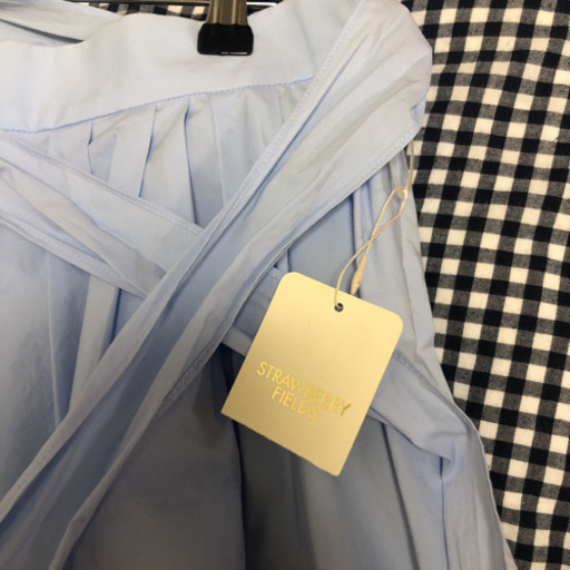 ストロベリーフィールズ　スカート