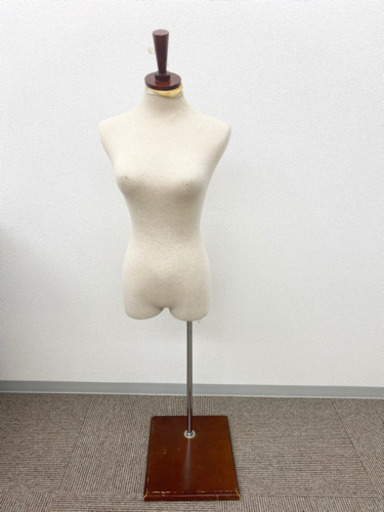 トルソー×2つ　アパレル系やドレスショップに。(マネキン)