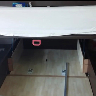 収納付きダブルベッドの画像