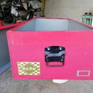 金属の衣装ケースもらってくださいの画像