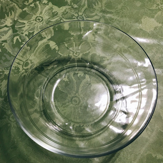 【無料】ガラスのサラダボールの画像