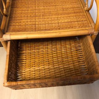 籐の引き出しの画像